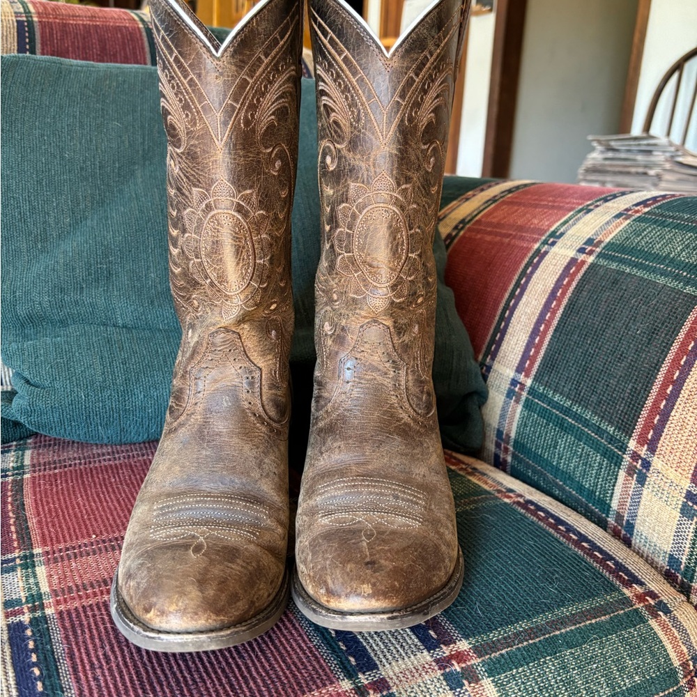Ariat Women's Brown Round Toe Cowboy Boots 8 1/2